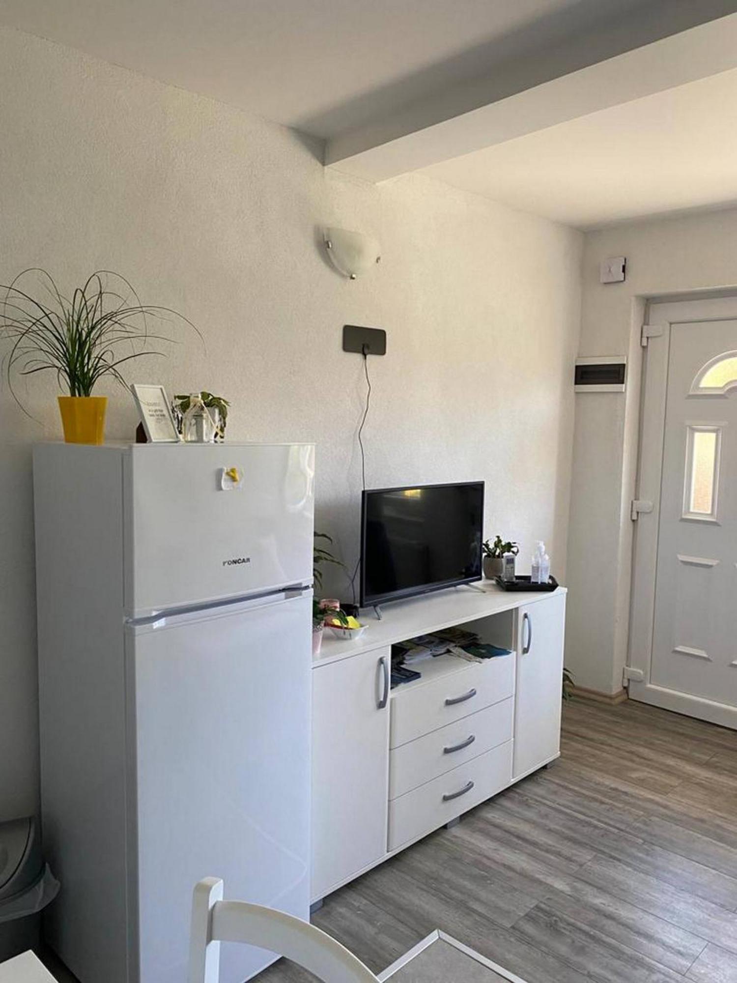 Rural Apartment Ante Drnis Luaran gambar
