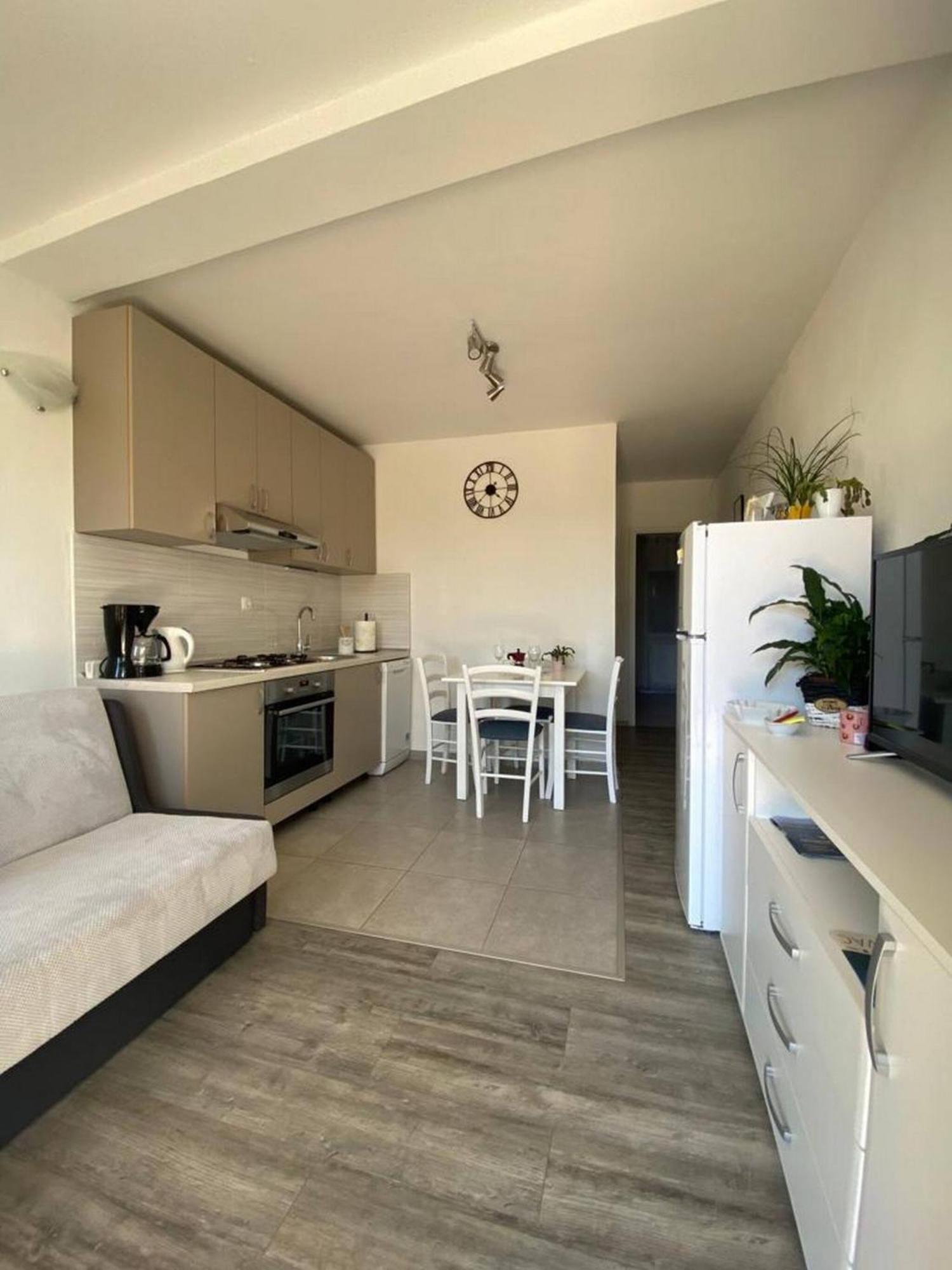 Rural Apartment Ante Drnis Luaran gambar