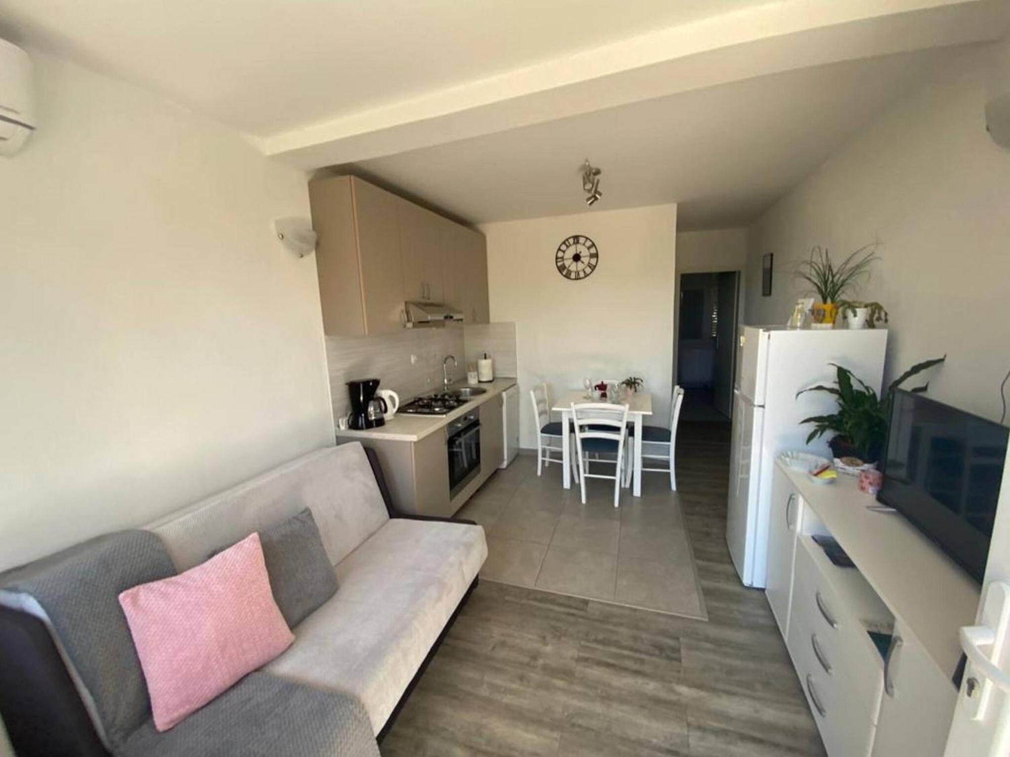 Rural Apartment Ante Drnis Luaran gambar